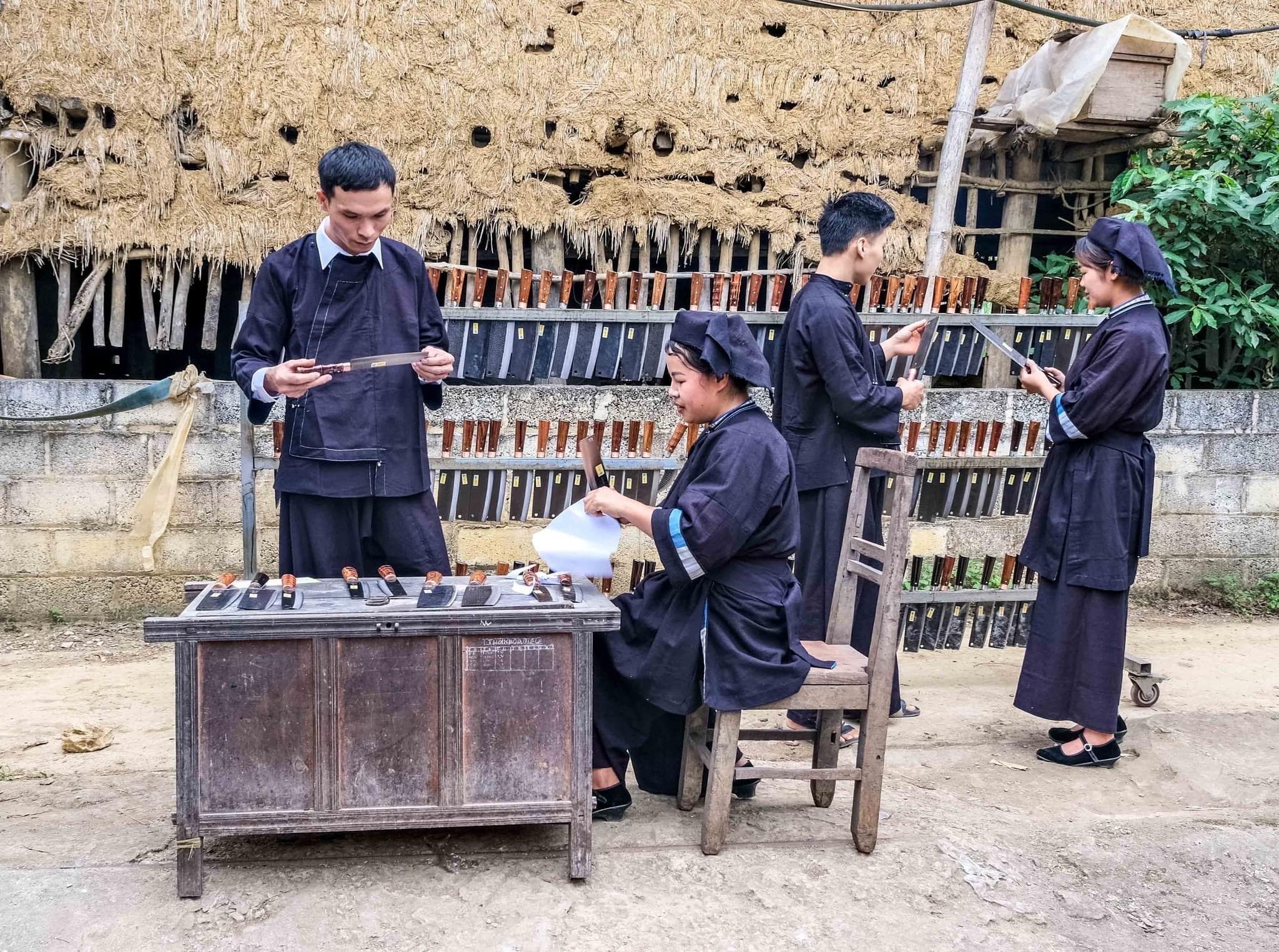 Thợ Rèn Dân Tộc Nùng An Thợ Rèn Dân Tộc Nùng An